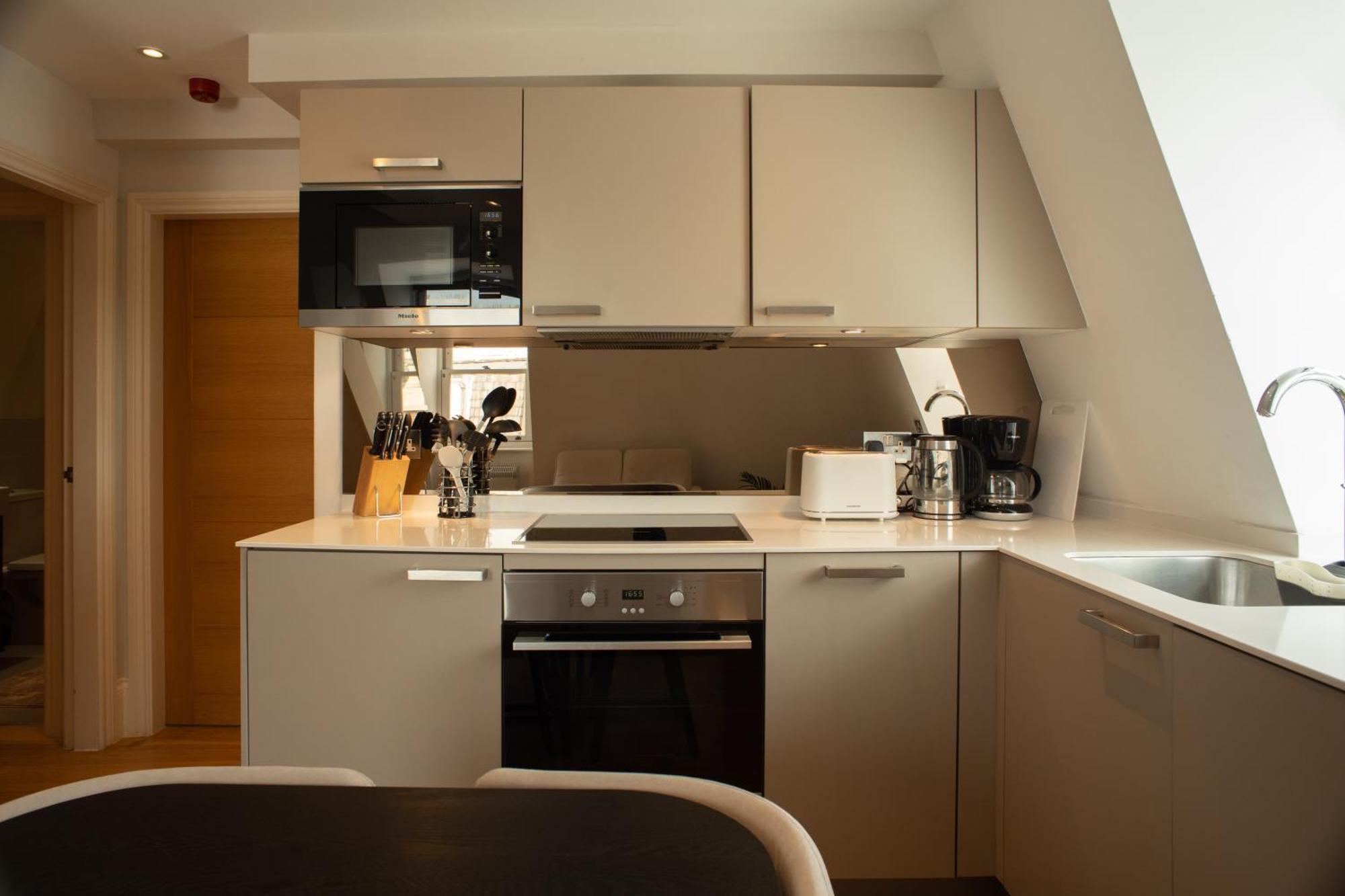 Soho Royal View Apartment